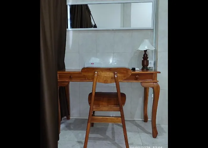 Narayuka House ゲストハウス スミニャック